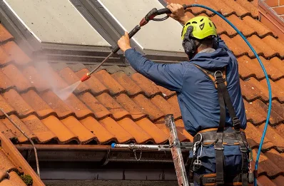 Démoussage et hydrofuge de toiture au Houlme